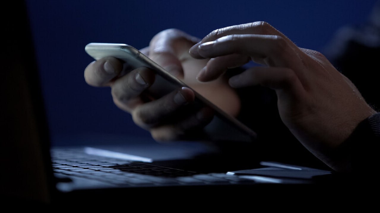  نشانه‌های هشداردهنده جاسوسی از تلفن همراه شما