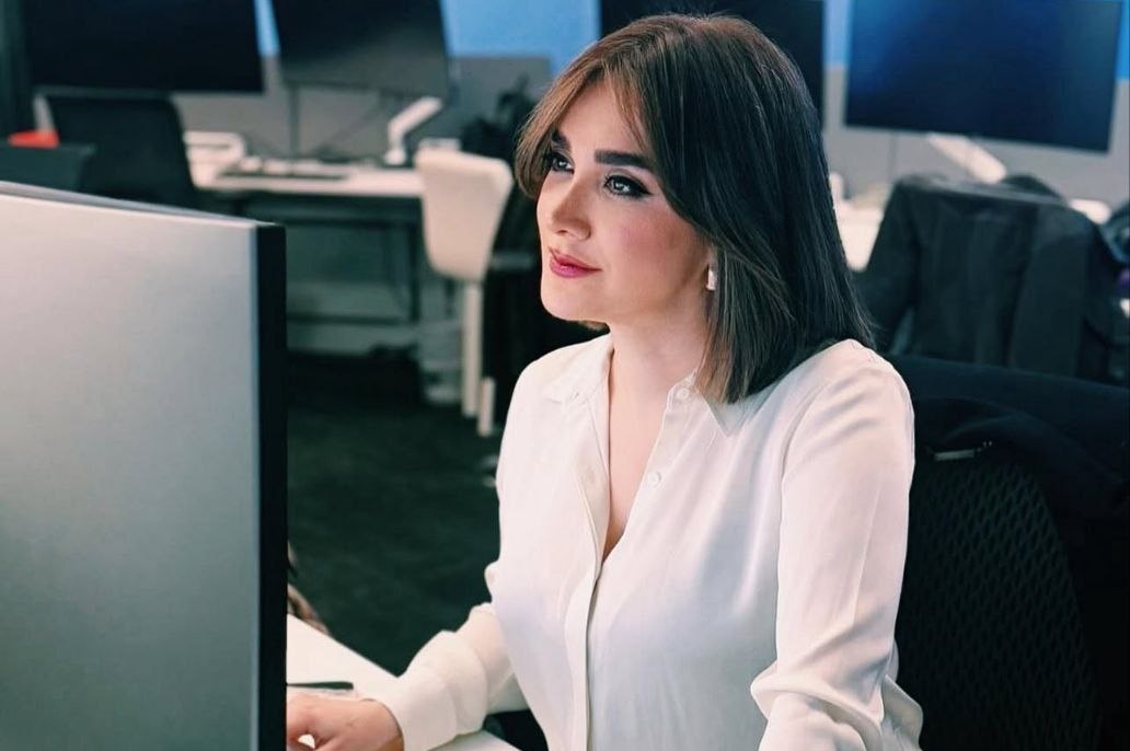 بیوگرافی و عکس‌های خصوصی نیوشا صارمی مجری ایران اینترنشنال