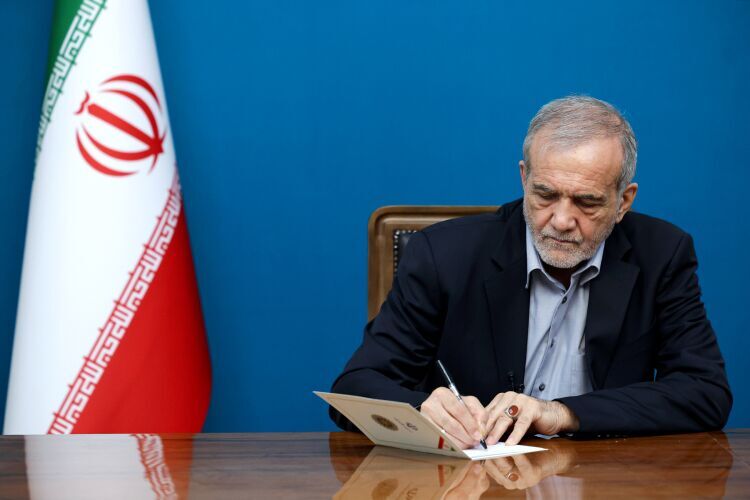 مسعود پزشکیان: پنجره دیپلماسی باز و  مسیر صلح‌ آمیز را جدی دنبال می‌ کنیم