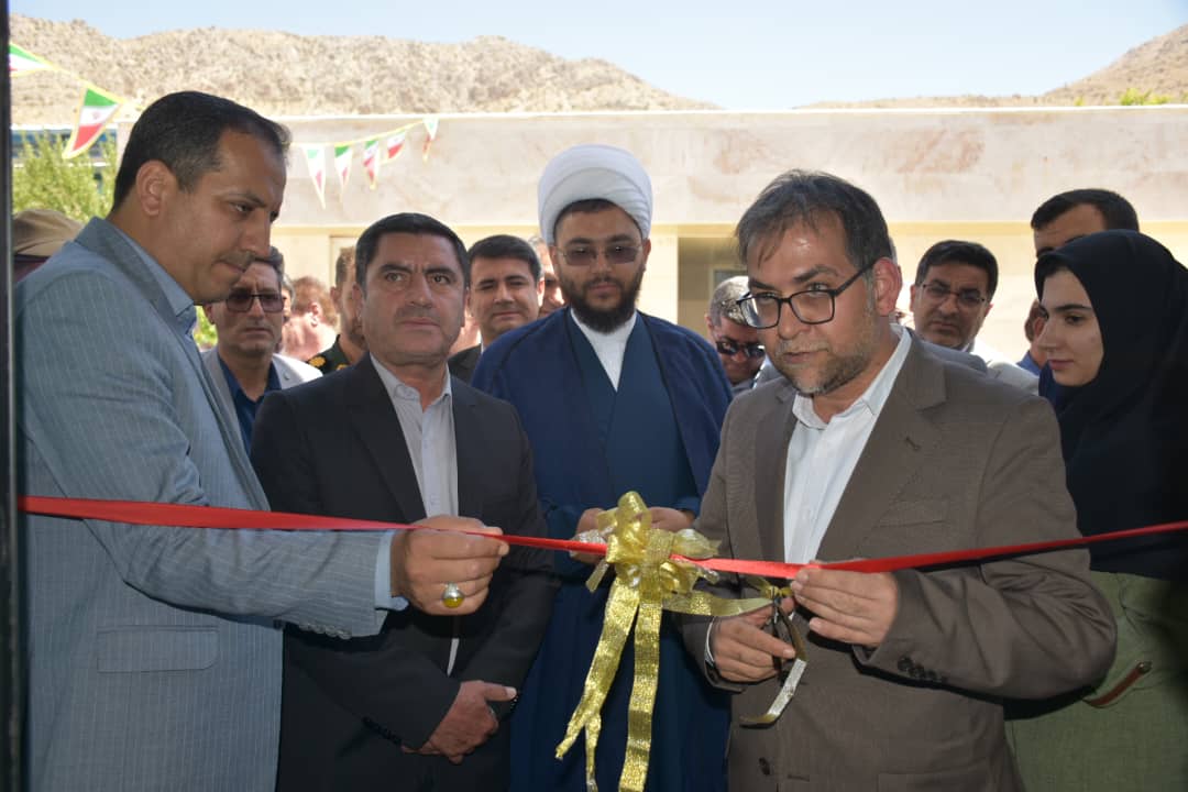 افتتاح کارخانه جدید آب معدنی در سپیدان توسط مدیرکل صمت فارس