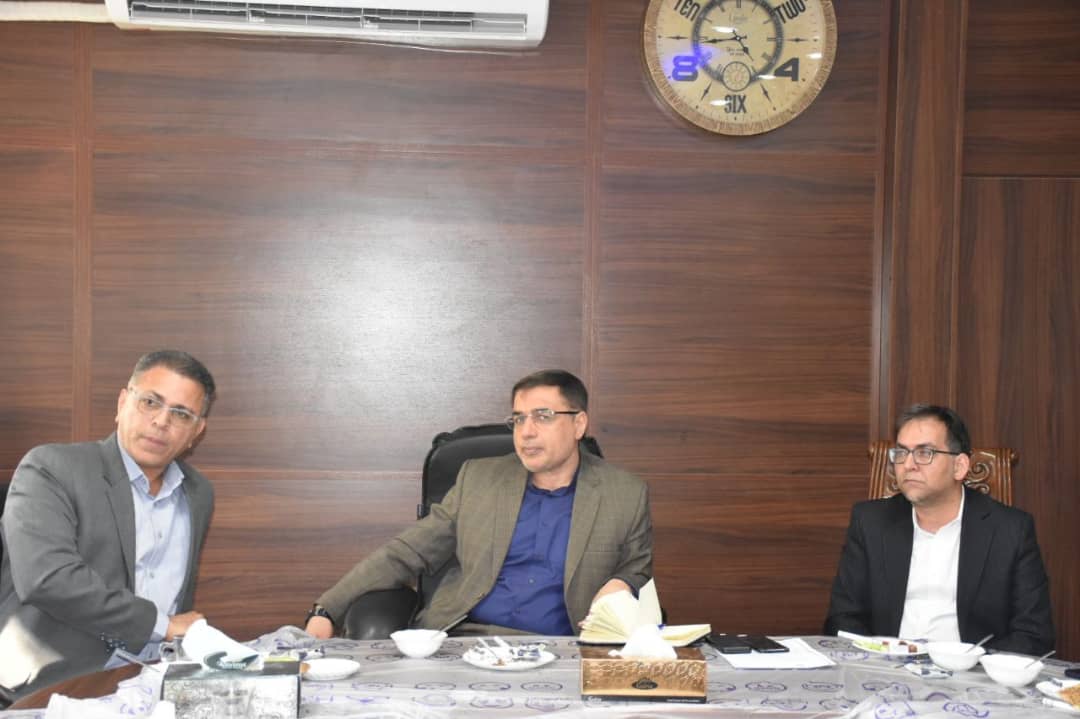 مدیرکل صمت فارس در بازدید از بیسکویت تینا و آرد دادلی: احیای واحدهای راکد راهبردی کارآمد و اثربخش است