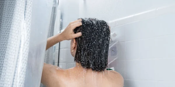 دوش آب گرم یا دوش آب