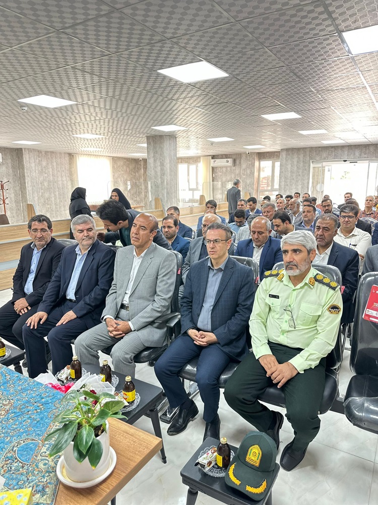 افتتاح و کلنگ‌زنی ۳۰ پروژه عمرانی، خدماتی و صنعتی در خرامه با حضور معاون توسعه مدیریت و منابع استانداری فارس