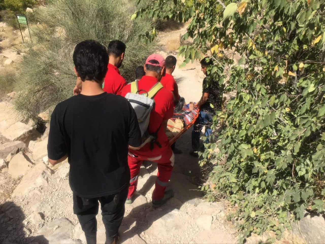 سقوط دو مرد در غار گبری و چشمه قهری در استهبان