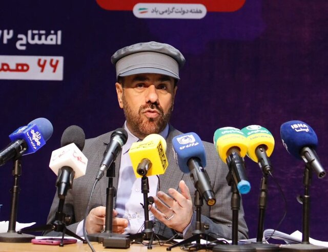 استاندار فارس : گوشی نیستم ، طرح الحاق فارس به دریا فعلاً متوقف است،پُست به همه فعالان انتخاباتی نمی‌رسد