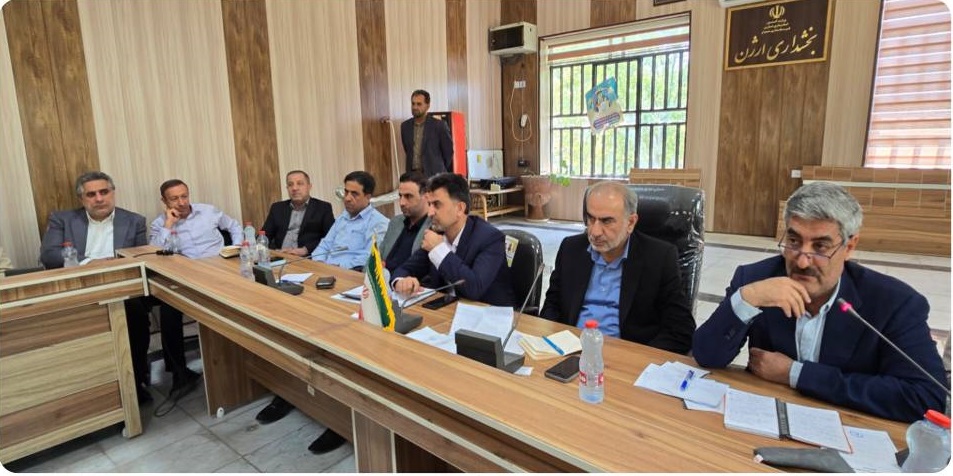 بررسی مشکلات آب شرب بخش ارژن و کوهمره سرخی با حضور نماینده مجلس و مدیرعامل آبفا