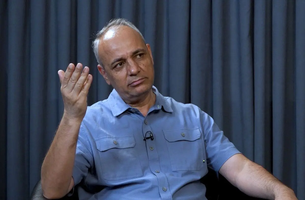 کیهانی‌ها پشت هفت دیوار پنهان شده و سنگ پراکنی می‌کنند!