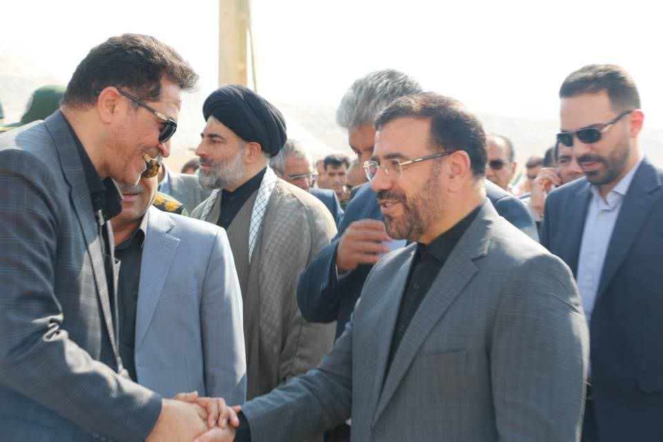 با حضور استاندار و مشارکت برق منطقه‌ای فارس: آغاز عملیات اجرایی ساخت نیروگاه خورشیدی ۱۵ مگاواتی در شهرستان خرم‌بید