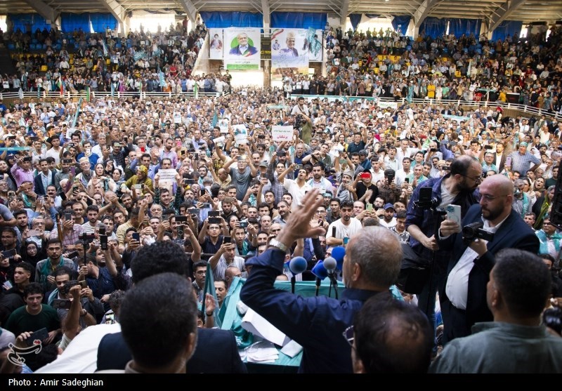 مجمع ستادهای پزشکیان در فارس خواستار بازنگری در عملکرد دولتمردان و شفافیت در مبارزه با فساد شد