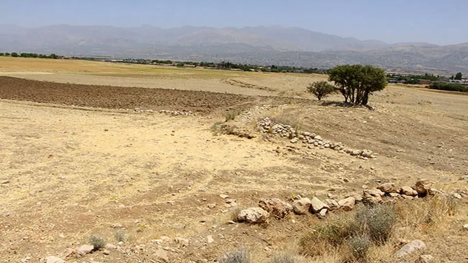 تخریب خاموش تپه باستانی «مورد راز» در بویراحمد؛ میراثی ملی در آستانه نابودی