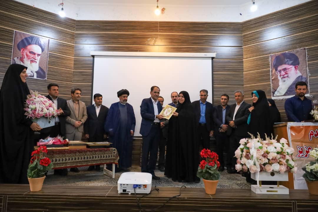 سوسن زارع رئیس جدید آموزش و پرورش شهر صدرا شد