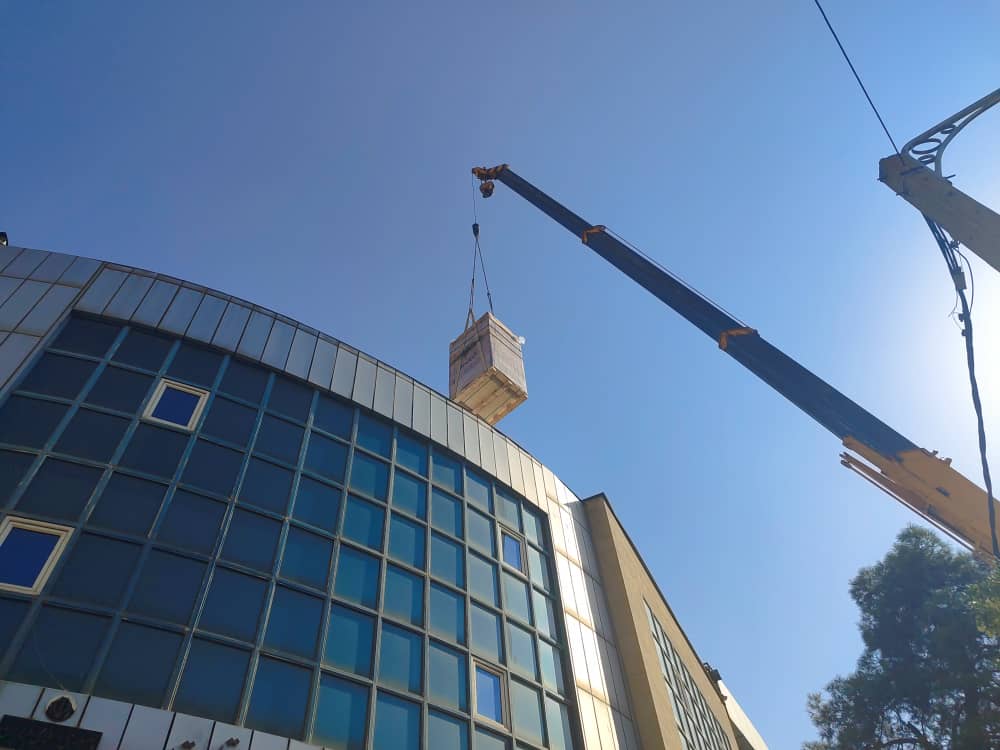 اداره کل صمت فارس با نصب پنل‌های خورشیدی پیشگام ادارات دولتی استان شد