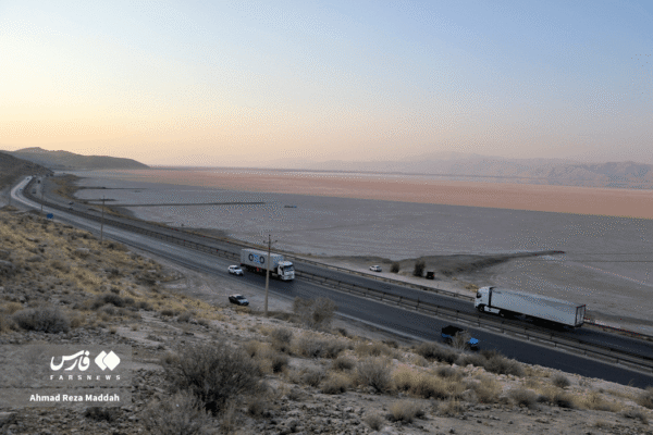 Maharloo Lake Shiraz 8