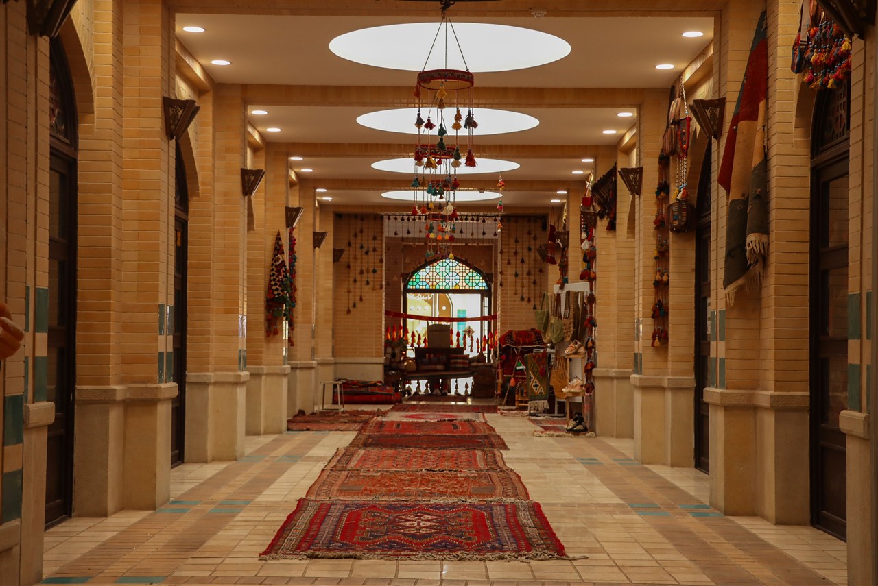 گزارش تصویری از بازار هنر شیراز