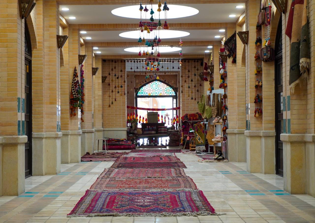 سلفی با سنت و مدرنیته در بازار هنر شیراز (+گزارش تصویری)