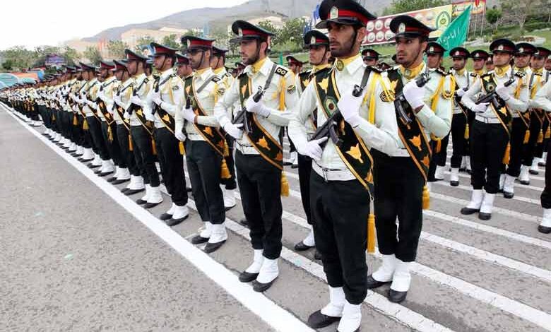 استخدام پلیس مرد