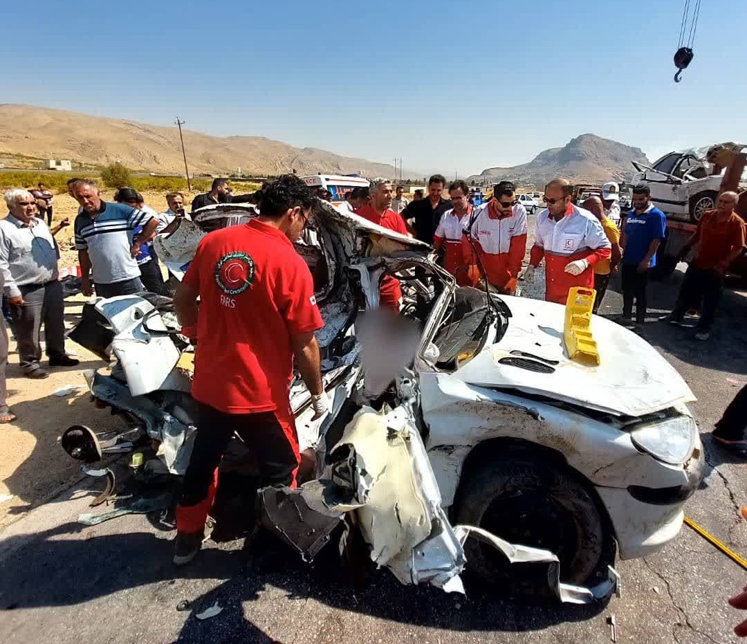 ۵ کشته و سه مجروح در تصادف مرگبار پژو ۲۰۶ و پارس در جاده سپیدان_شیراز