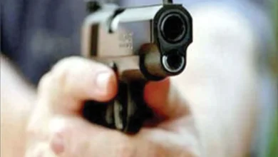 محاکمه مأمور پلیس متهم به قتل عمد: قصد کشتن نداشتم و تیرم خطا رفت/اولیای دم درخواست قصاص کردند 3 شلیکتیراندازی