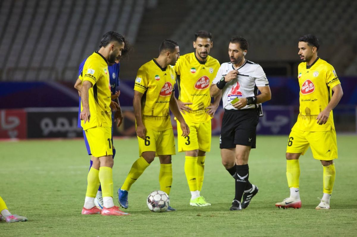 فجر سپاسی به فدراسیون فوتبال: سه امتیاز ما کجاست؟ اعتراض رسمی شیرازی‌ها به داوری