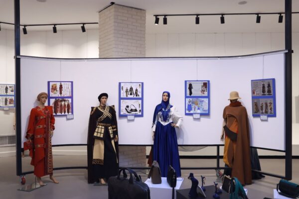 نمایشگاه منتخب آثار سیزدهمین جشنواره بین‌المللی مد و لباس فجر 18