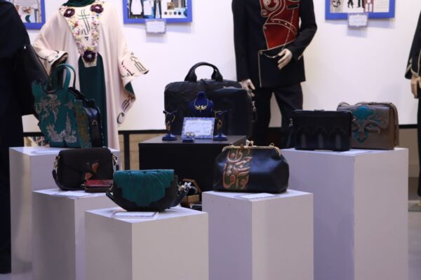 نمایشگاه منتخب آثار سیزدهمین جشنواره بین‌المللی مد و لباس فجر 21