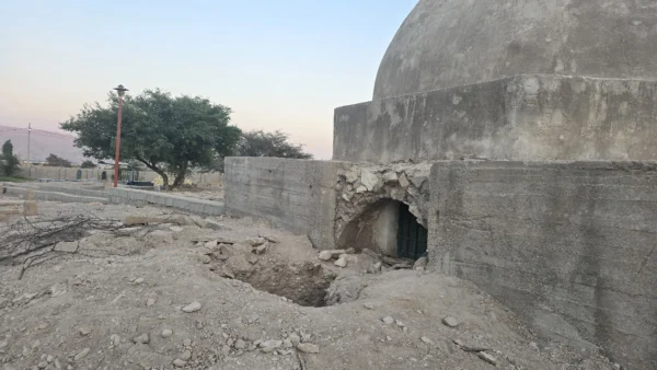 غارت بزرگترین شهر باستانی ایران در فارس توسط گنجیابان/ به امامزاده محمد هم رحم نکردند ! 2 01تونلحفرشدهدرکناربقعۀامامزادهمحمد