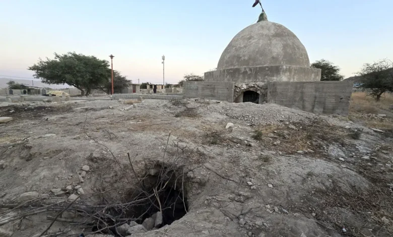 غارت بزرگترین شهر باستانی ایران در فارس توسط گنجیابان/ به امامزاده محمد هم رحم نکردند ! 1 04تونلحفرشدهدرکناربقعۀامامزادهمحمد