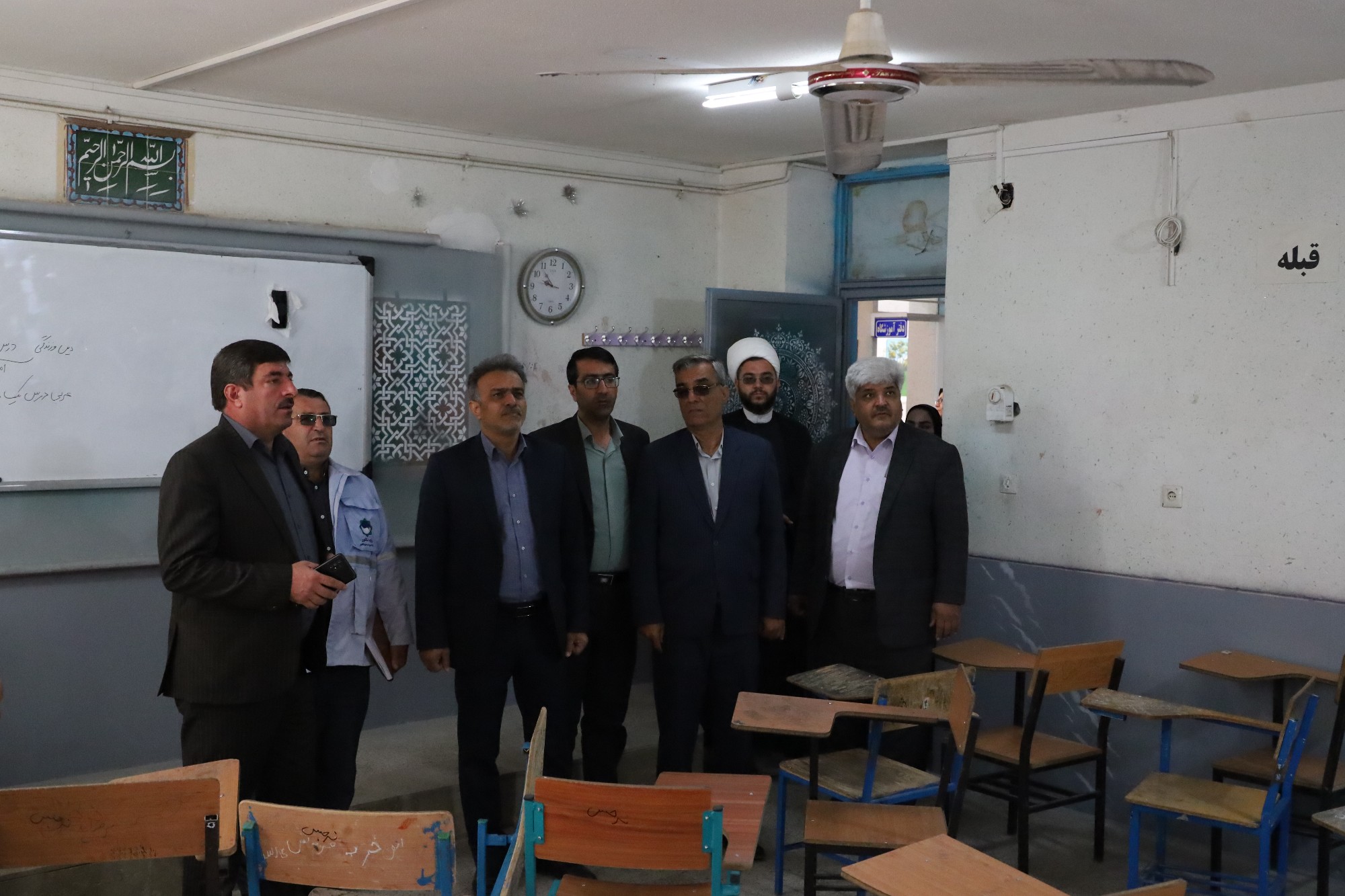 بازدید سرزده مدیرکل آموزش و پرورش فارس از مدارس زلزله‌زده سپیدان|تعمیرات به زودی آغاز می‌شود
