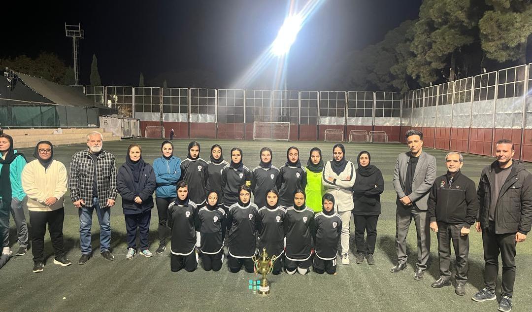 قهرمانی استقلال شیراز و ستاره‌ساز نگین پاکدل در رقابت‌های مینی‌فوتبال بانوان فارس در باغ جنت شیراز