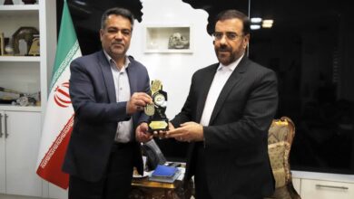 نشان ویژه «سقای افتخاری» شرکت آبفا استان به استاندار فارس داده شد 2 photo 2025 11 05 06 51 09