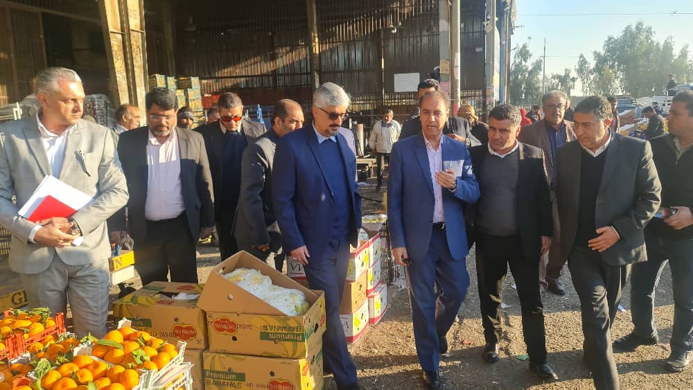 بازدید مشترک رئیس جهاد کشاورزی و مدیرکل تعزیرات استان از میدان مرکزی میوه و تره‌بار شیراز