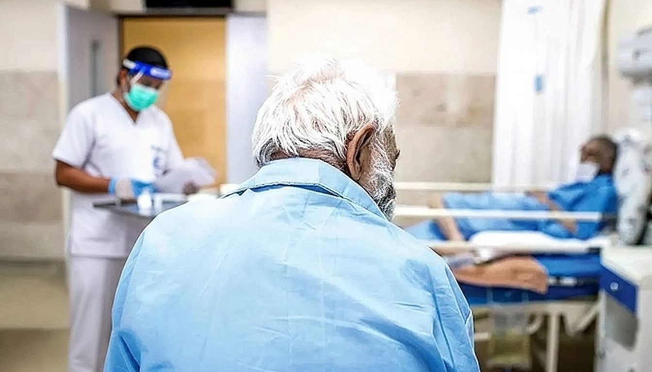 ۵ میلیون بازنشسته تأمین‌اجتماعی از مراجعه به مراکز درمانی خصوصی خودداری کنند؛ سرگردانی ادامه دارد