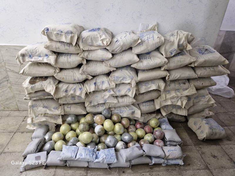 توقیف خودرو کی‌ام‌سی قاچاقچیان با ۵۷۳ کیلو تریاک در نی‌ریز