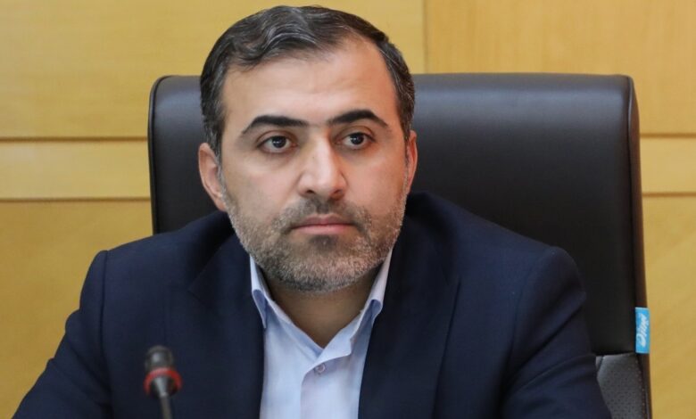 نماینده شیراز: بحث تغییر قیمت بنزین در مجلس مطرح نیست،دولت اختیار دارد 1 قیمت بنزین