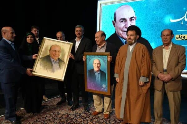 تجلیل از پروفسور «سکندر امان الهی بهاروند» استاد دانشگاه شیراز در لرستان+زندگینامه 2 دکتر امان الهی بهاروند 2