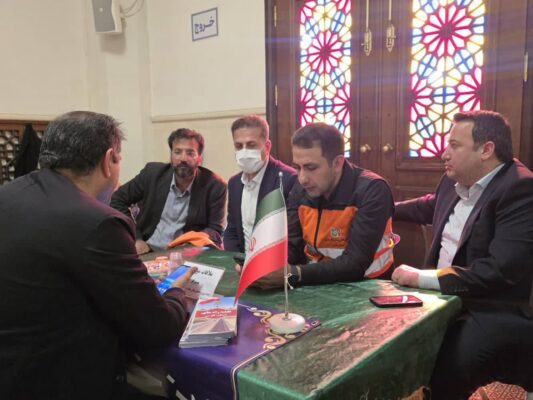 حضور مدیرکل راهداری و حمل و نقل جادهای فارس در "میز خدمت" حرم مطهر شاهچراغ (ع) 3 راهداری فارسشاهچراغ 1