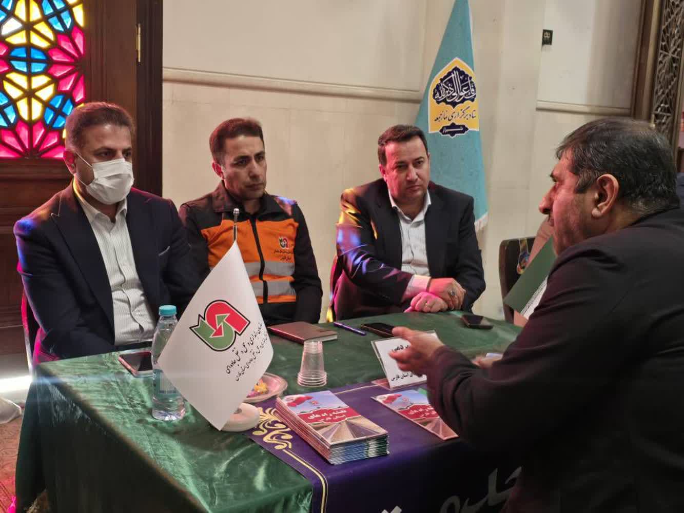 حضور مدیرکل راهداری و حمل و نقل جاده‌ای فارس در “میز خدمت” حرم مطهر شاهچراغ (ع)