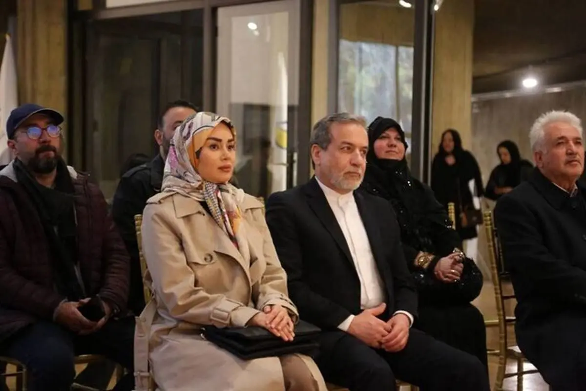 استوری همسر دوم عباس عراقچی درباره حجاب جنجالی شد