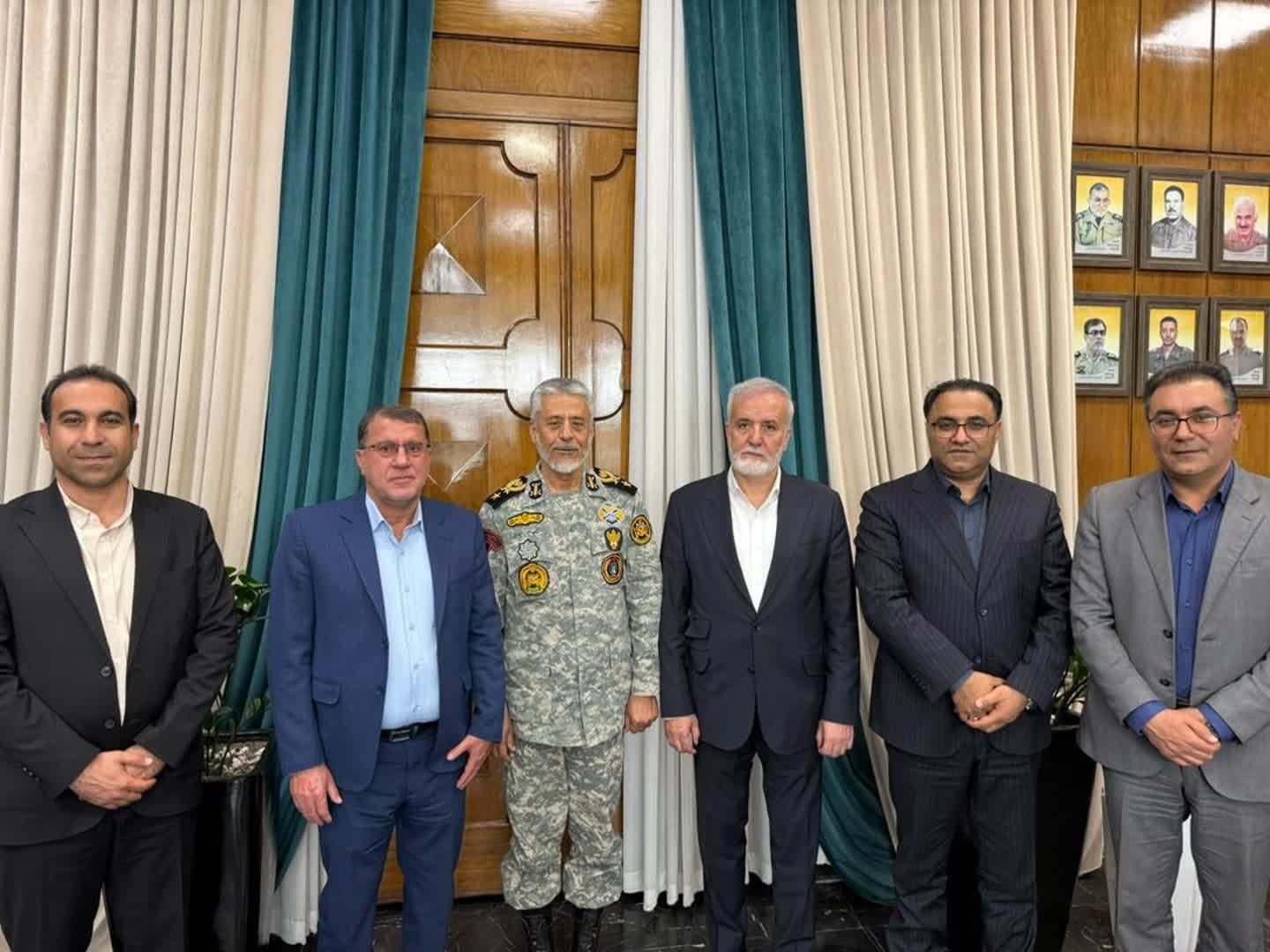 آغاز انتقال پادگان‌های نظامی به خارج از شیراز|شهردار: عمومی،فرهنگی و تفریحی می‌شوند