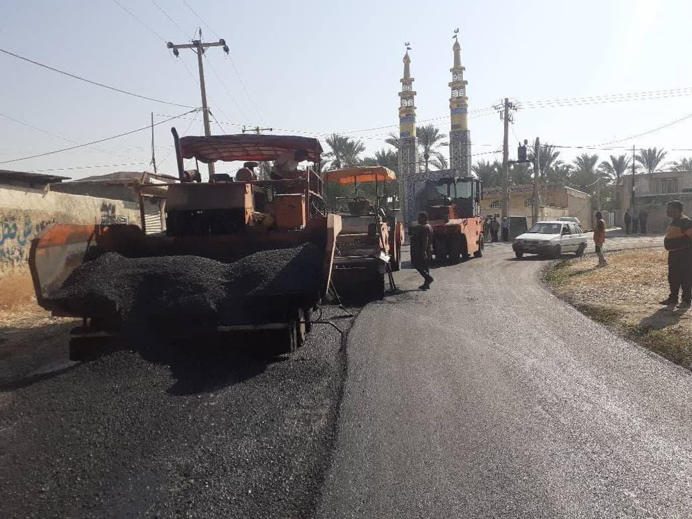 آغاز عملیات روکش آسفالت ۱۳ کیلومتری راه‌های روستایی دهستان فامور