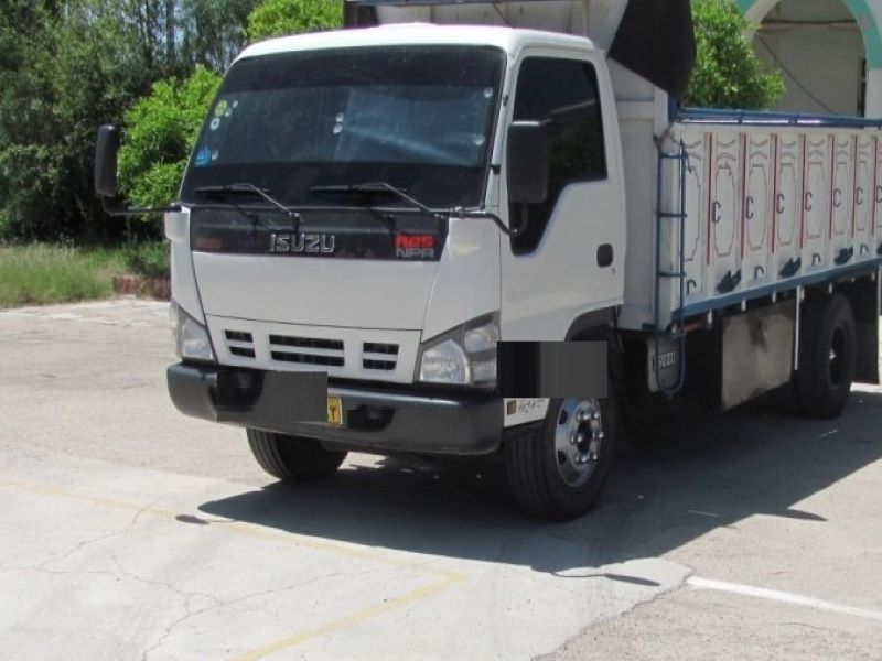 توقیف کامیون ایسوزو حامل  ۵۰ میلیارد بار فاقد مجوز در پاسگاه “پل فسا” شیراز