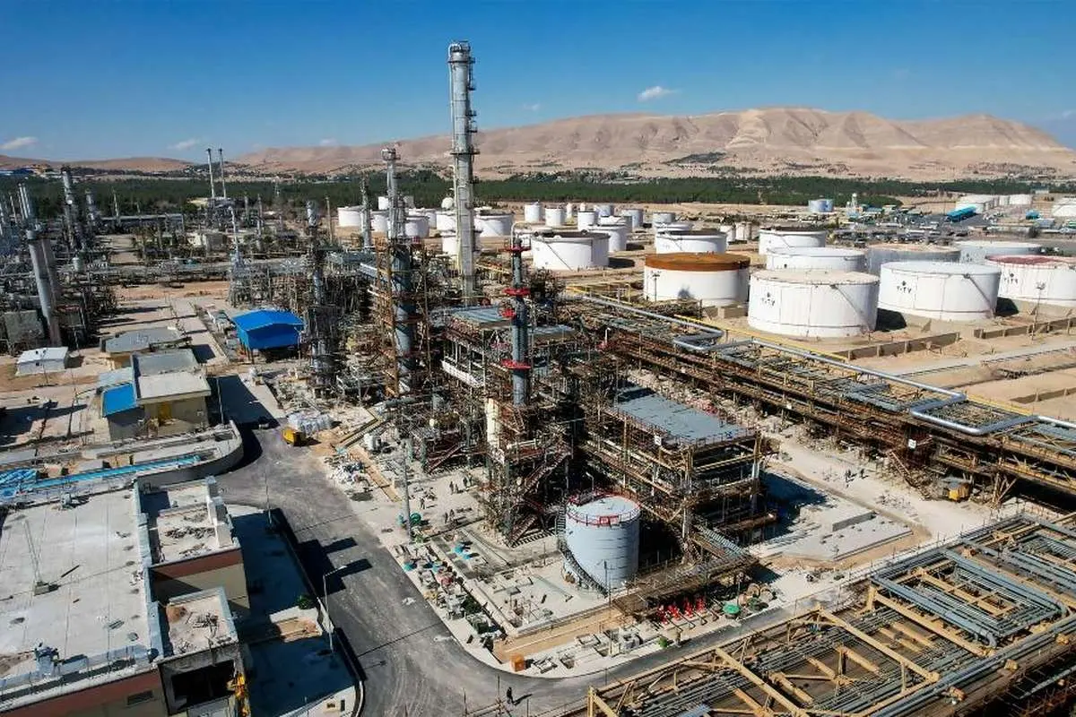 انجام تعمیرات اساسی پالایشگاه نفت شیراز توسط متخصصان ایرانی در کارگاه مرکزی