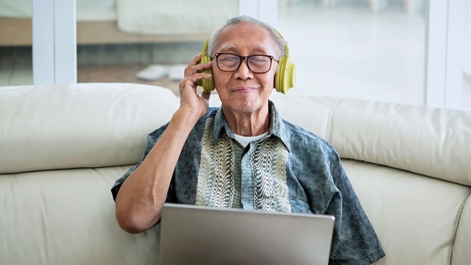 گوش دادن منظم به موسیقی خطر زوال عقل را برای سالمندان کاهش دهد