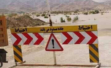 محور لارستان به لامرد به علت آبگرفتگی مسدود شد