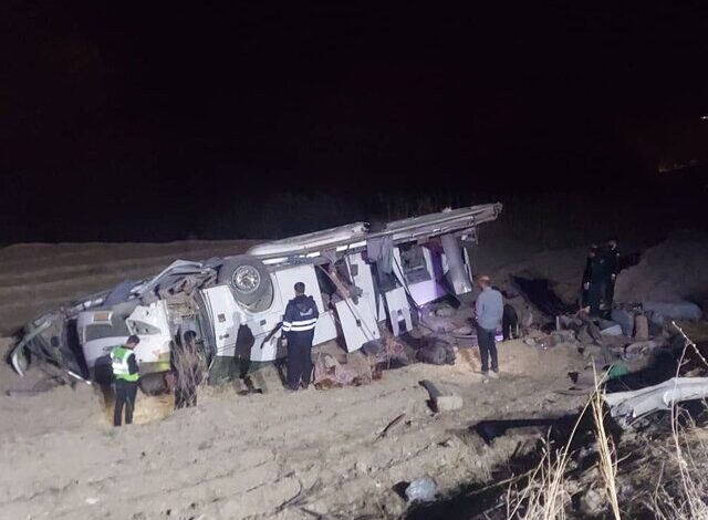 واژگونی اتوبوس عسلویه - اصفهان در یاسوج با ۱۳ مصدوم 1 63686458 1