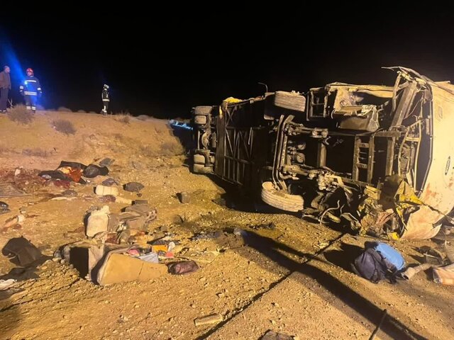 ۱۰ کشته در حادثه واژگونی اتوبوس مسافربری در محور نطنز