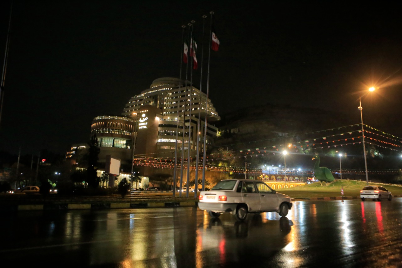 شهردار کلان‌شهر شیراز: دست تمامی تلاشگران بی‌وقفه در باران را می‌بوسم/عبور بدون مشکل شیراز از بارش‌های اخیر