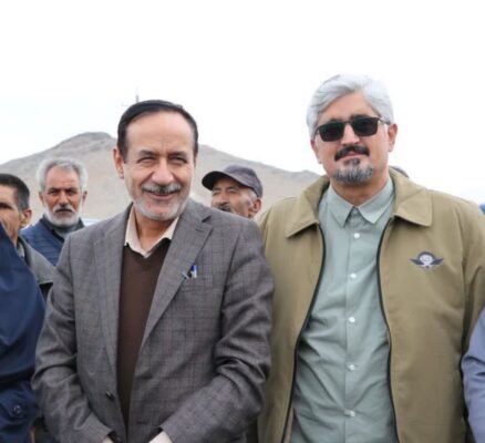 هجوم کرم خراط بدلیل کمآبی شدید آبی در باغهای گردوی بوانات 2 photo 2025 12 11 20 21 06