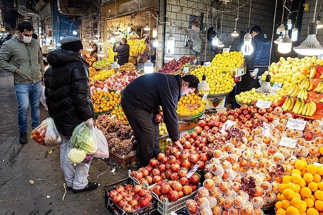 جشن شب چله ایرانی ها قربانی قیمت‌ها شد/ رکود شدید بازار شیرینی،بازار میوه و آجیل در شیراز