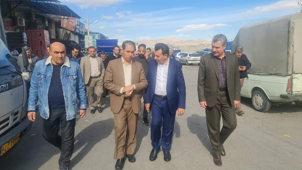 بازدید میدانی مدیرکل تعزیرات حکومتی فارس با تیم نظارتی ویژه از مجتمع بنکداران و فروشگاه‌های زنجیره‌ای شیراز